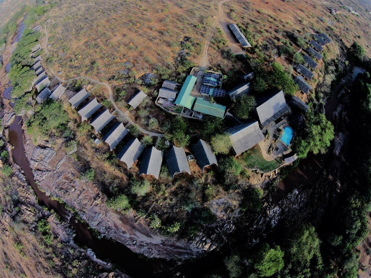 Maneaters Villa Tsavo Exterior photo