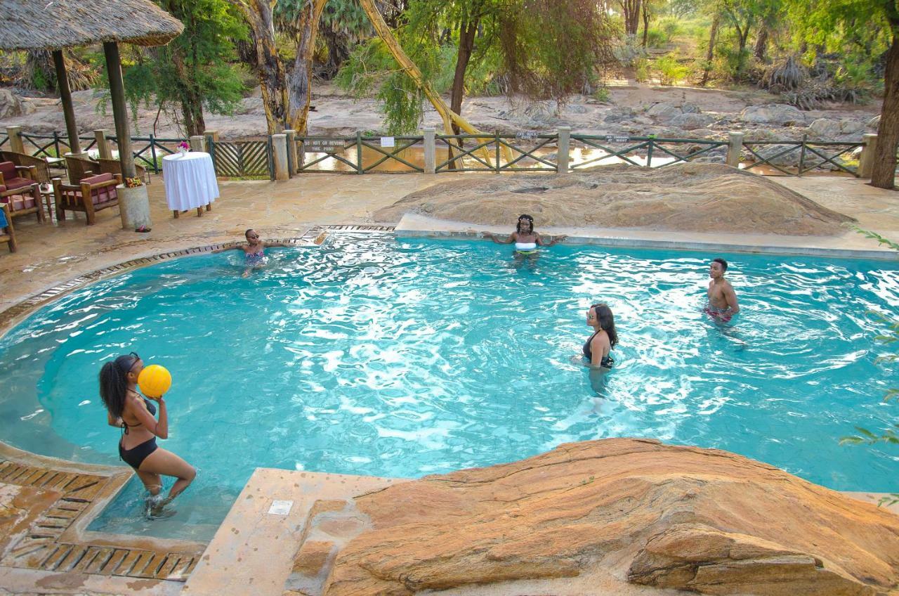 Maneaters Villa Tsavo Exterior photo